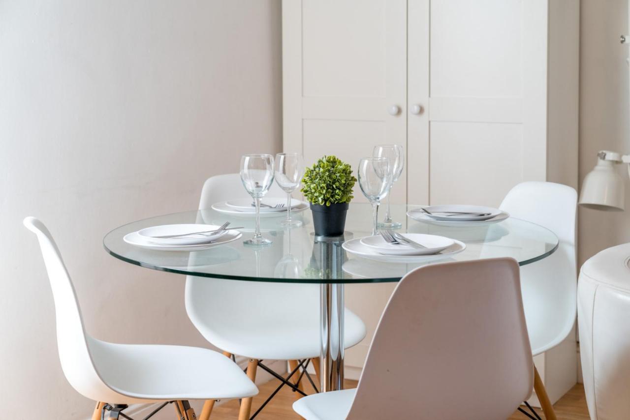 Soho & Covent Garden Apartment, Sleeps 3 Londra Exterior foto