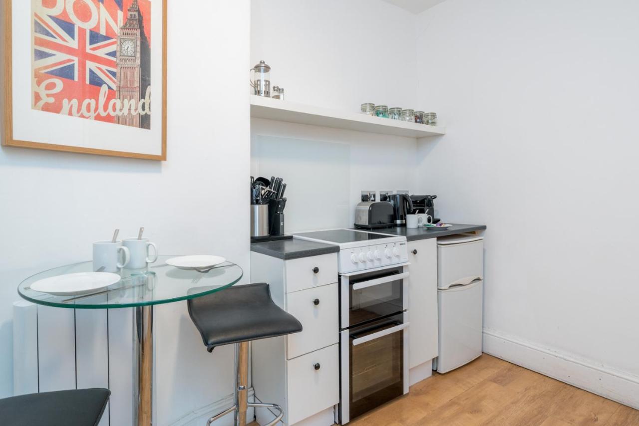 Soho & Covent Garden Apartment, Sleeps 3 Londra Exterior foto